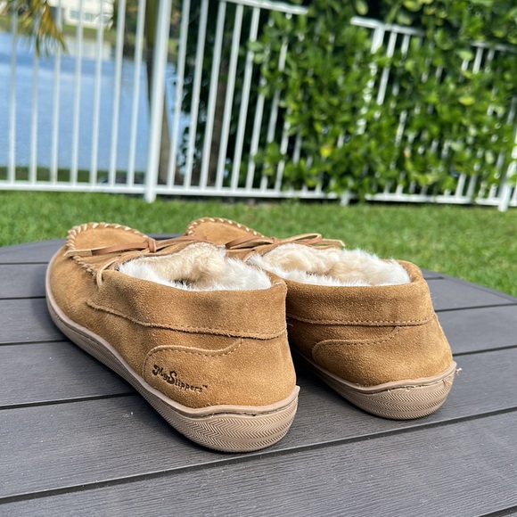 MY SLIPPERS BY MY PILLOW MOCCASIN STYLE SUEDE LEATHER SLIPPERS SIZE 9 - Picture 4 of 8